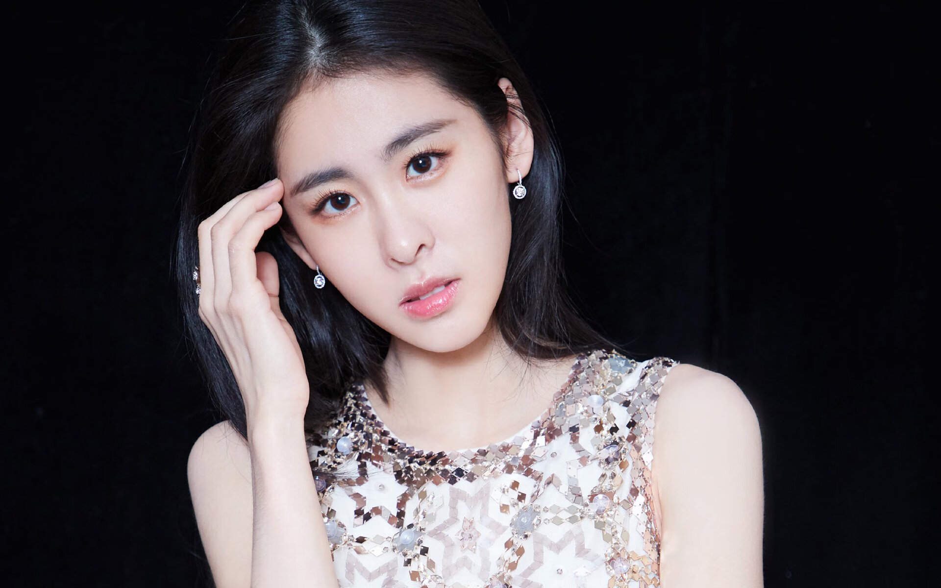 Kaiyun APP-中国女篮U19晋级世青赛四强，张子宇表现抢眼，全国u19 女篮青年联赛