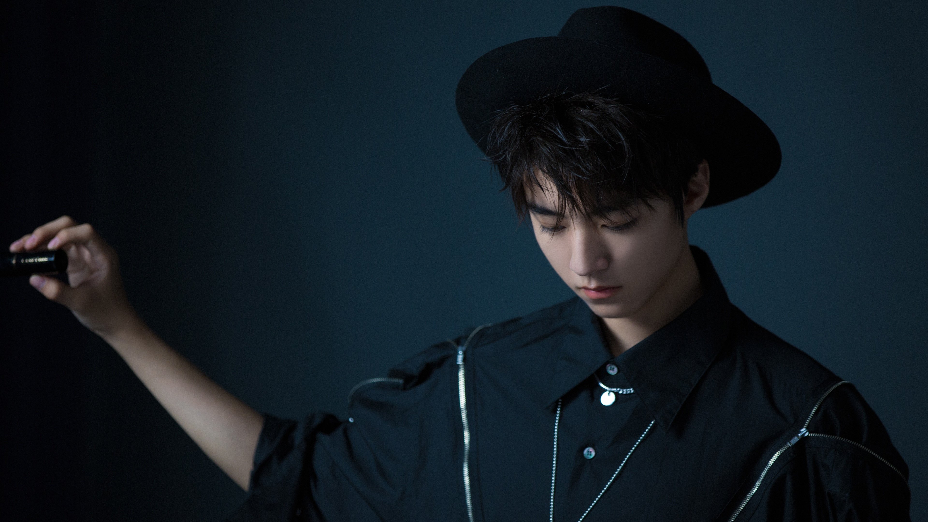 瑞士后卫雪地鱼跃救球,GIF疯传全网