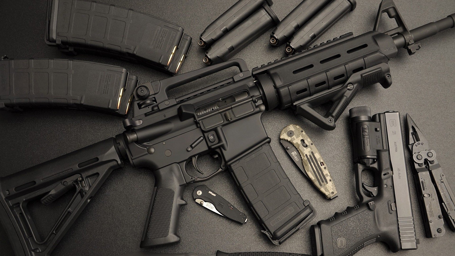 多名运动员参与学校公益活动传递体育精神影响青少年,运动员接受捐赠